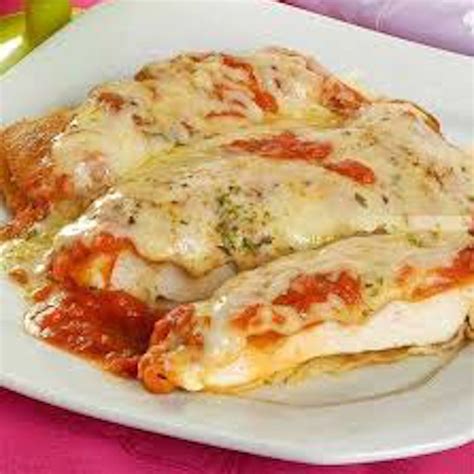 FILE DE FRANGO A PARMEGIANA KG (ROTISSERIA)