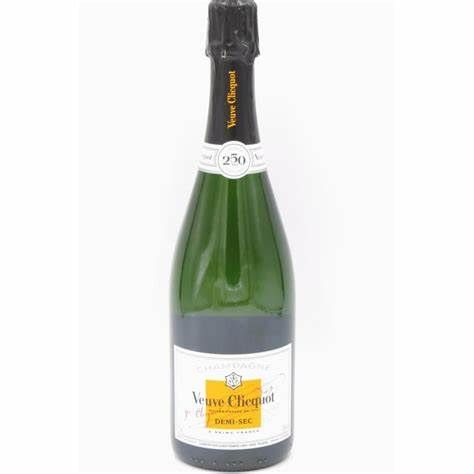 CHAMPAGNE VEUVE CLICQUOT DEMI-SEC 750ML