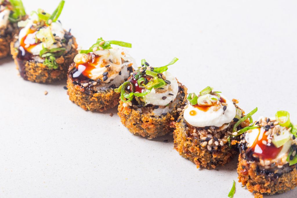 HOT ROLL SALMAO PHILADELPHIA 10 UNID